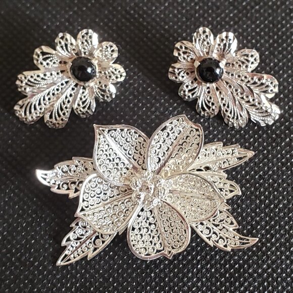 1930-S VINTAGE STERLING FILIGREE FLOWER BROOCH AND MATCHING EAR RINGS. FINE WORK - Picture 5 of 7